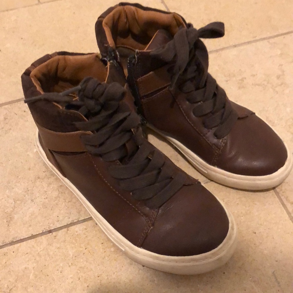 Frye kids leather boots in excellent condition